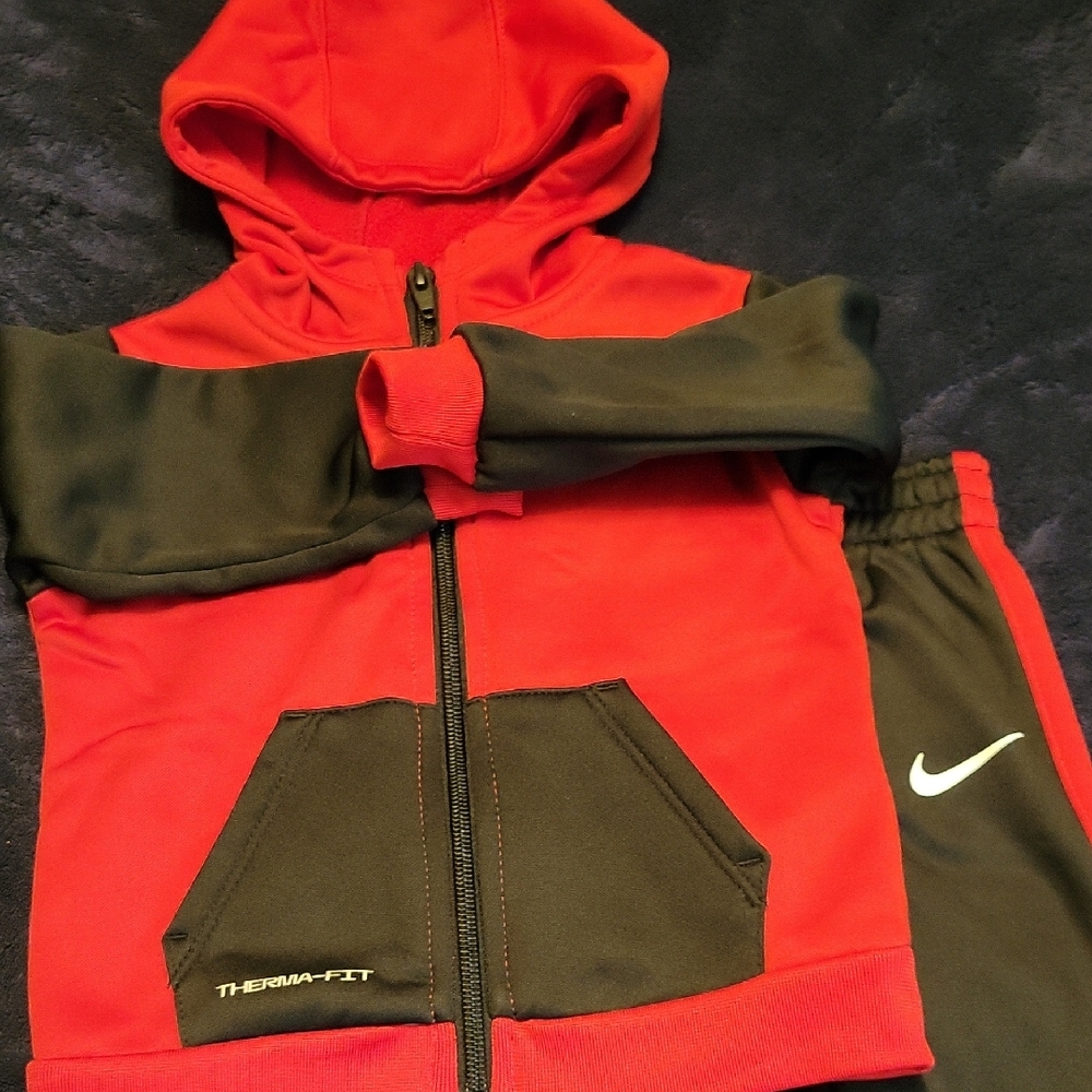 Nike Red and Black Therma-Fit Hoodie and Pants